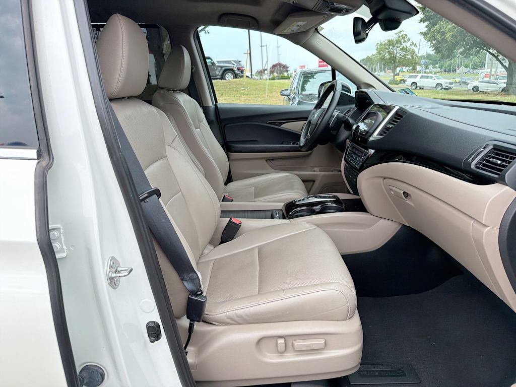 Thumbnail: 2018 Honda Pilot - 11