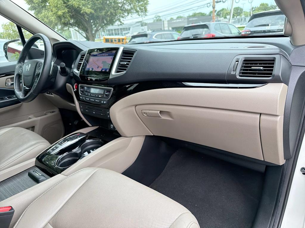 Thumbnail: 2018 Honda Pilot - 9