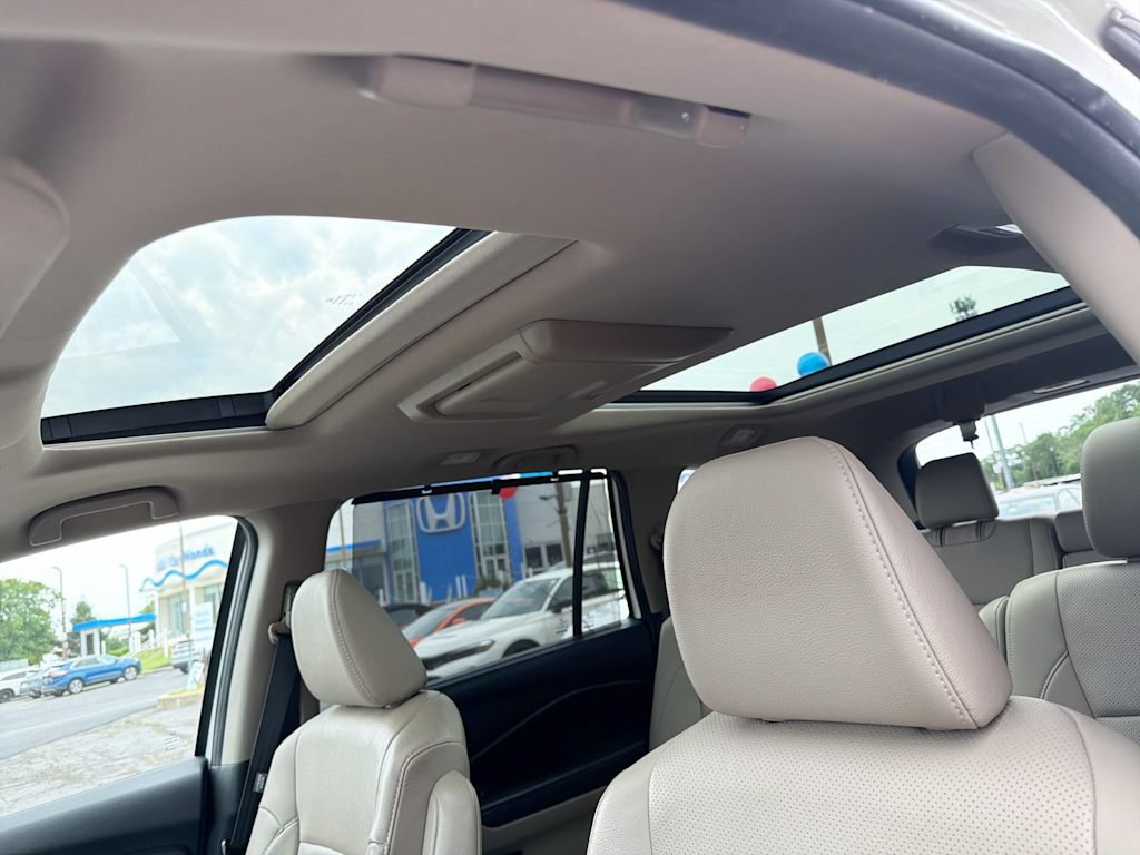 Thumbnail: 2018 Honda Pilot - 29