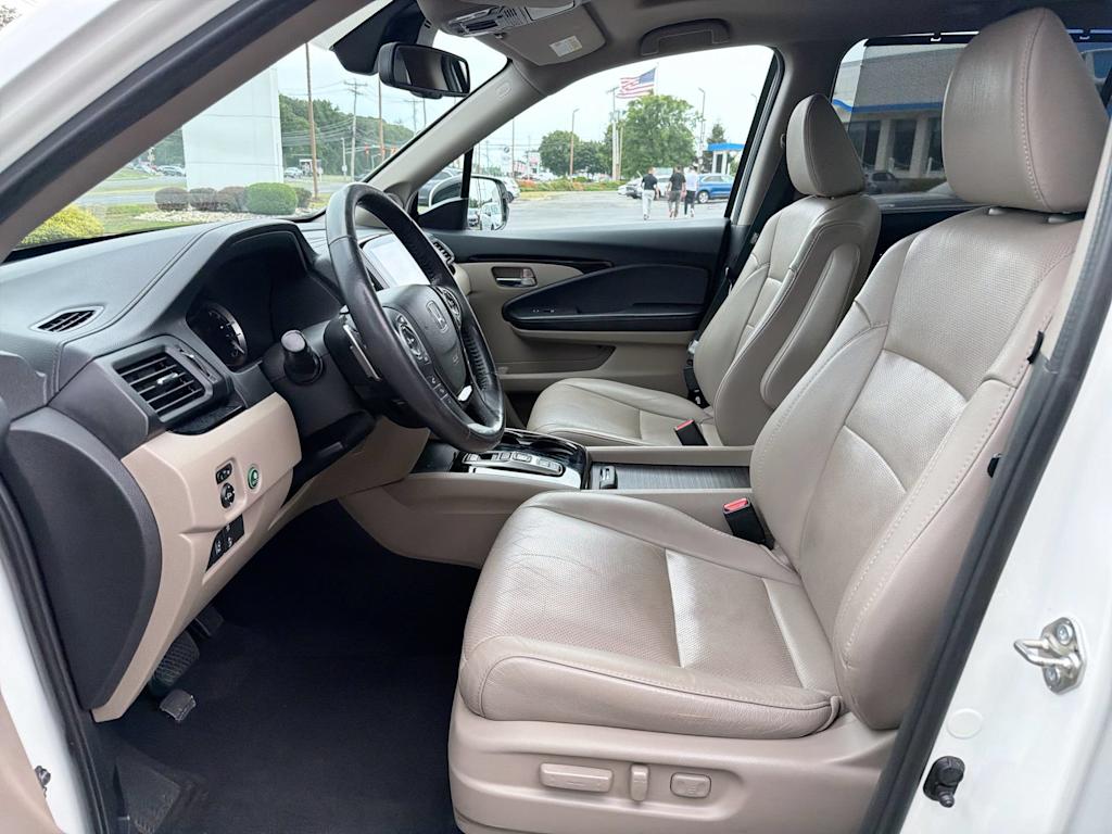 Thumbnail: 2018 Honda Pilot - 10