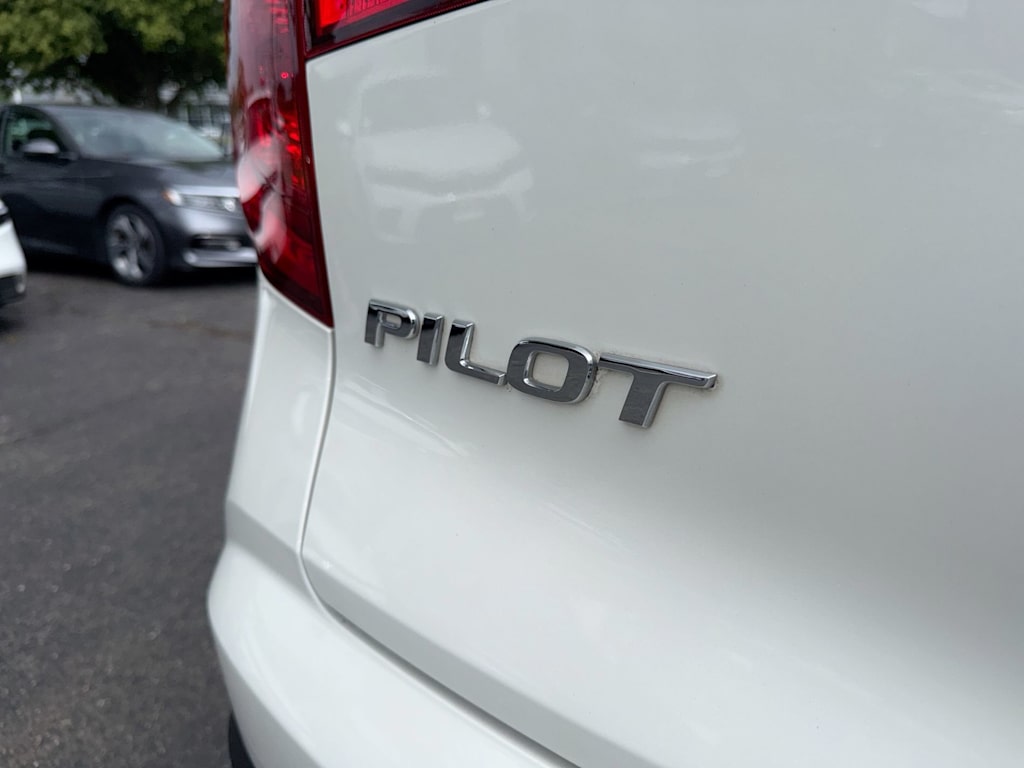 Thumbnail: 2018 Honda Pilot - 7