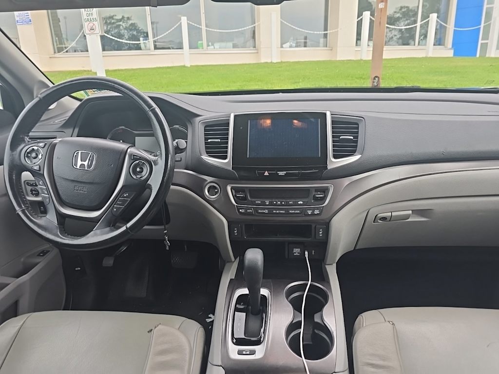 Thumbnail: 2017 Honda Pilot - 7