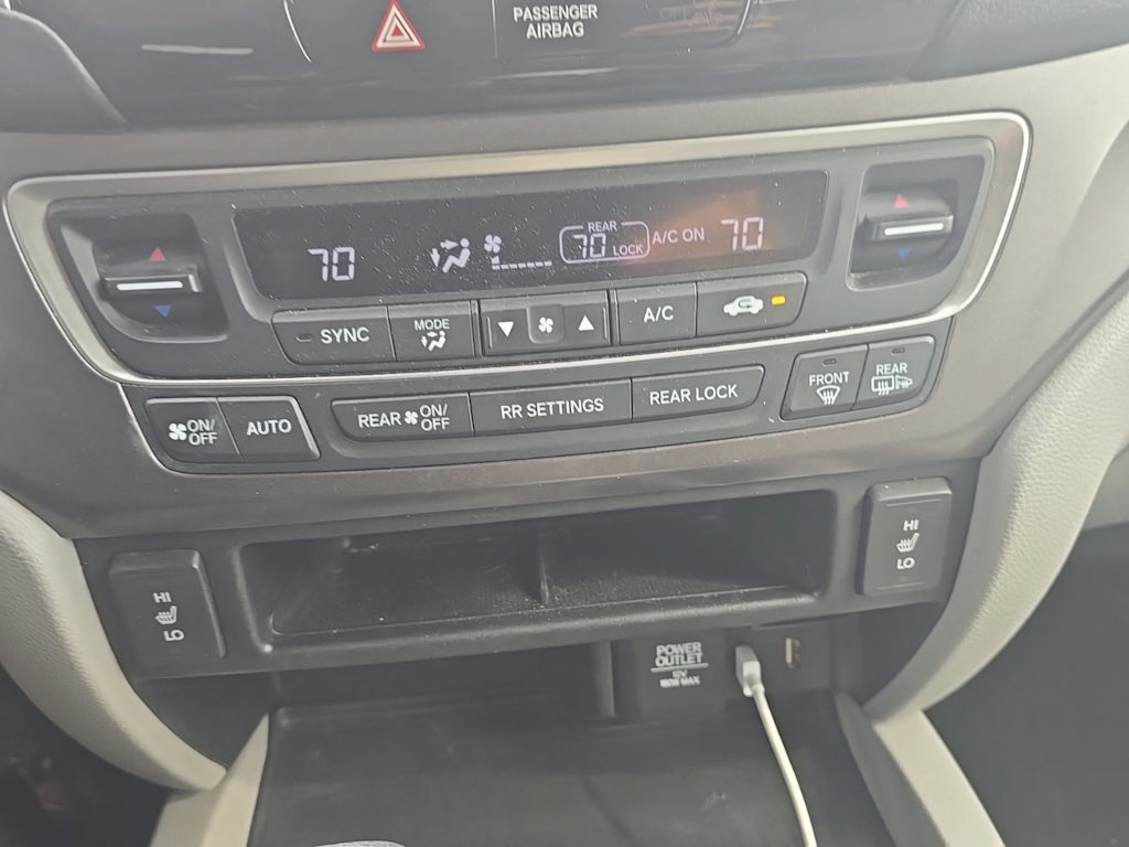 Thumbnail: 2017 Honda Pilot - 29