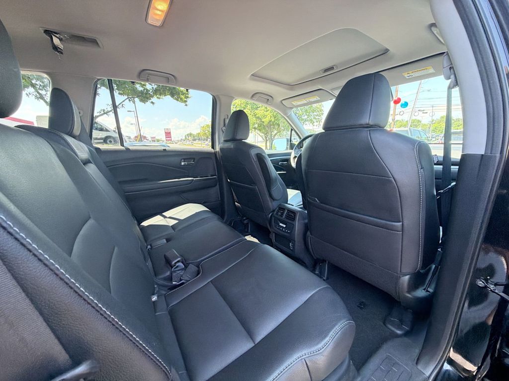 Thumbnail: 2019 Honda Pilot - 26