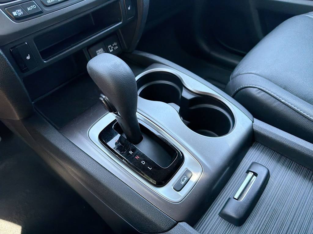Thumbnail: 2019 Honda Pilot - 16
