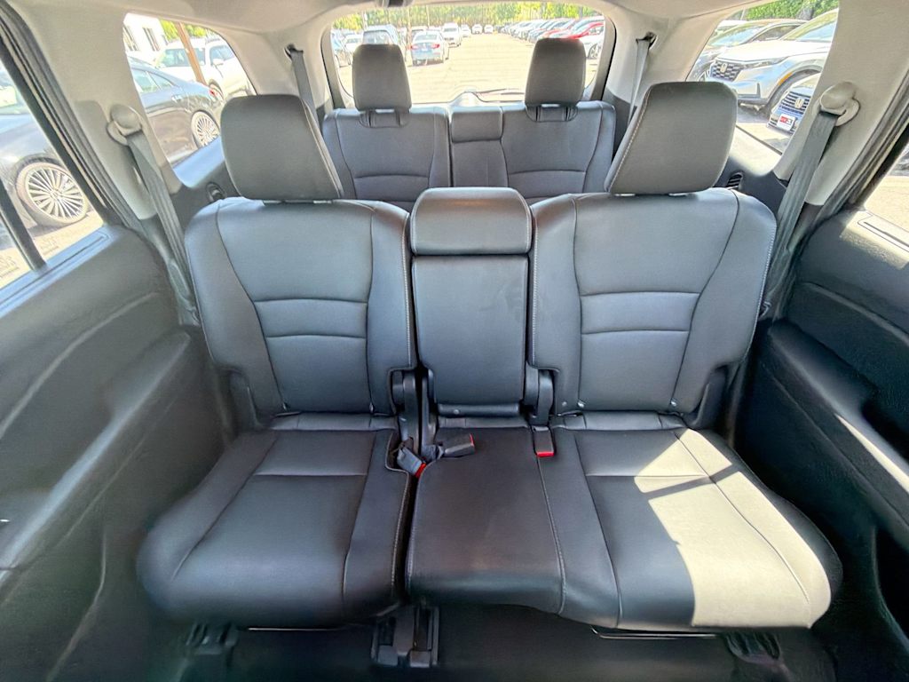 Thumbnail: 2019 Honda Pilot - 25
