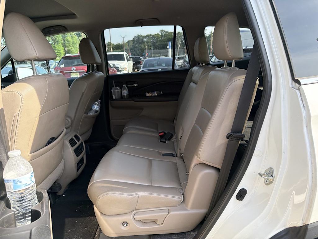 Thumbnail: 2018 Honda Pilot - 17