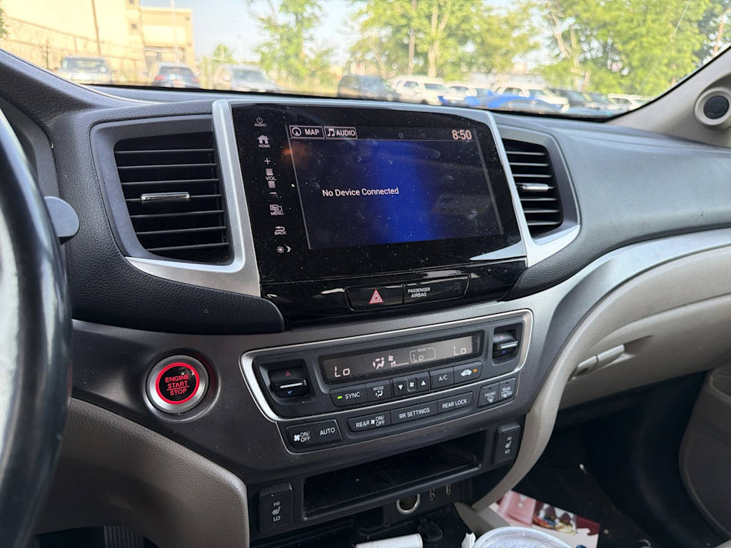 Thumbnail: 2018 Honda Pilot - 11