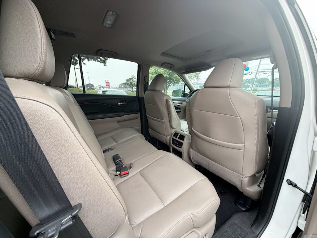 Thumbnail: 2018 Honda Pilot - 25