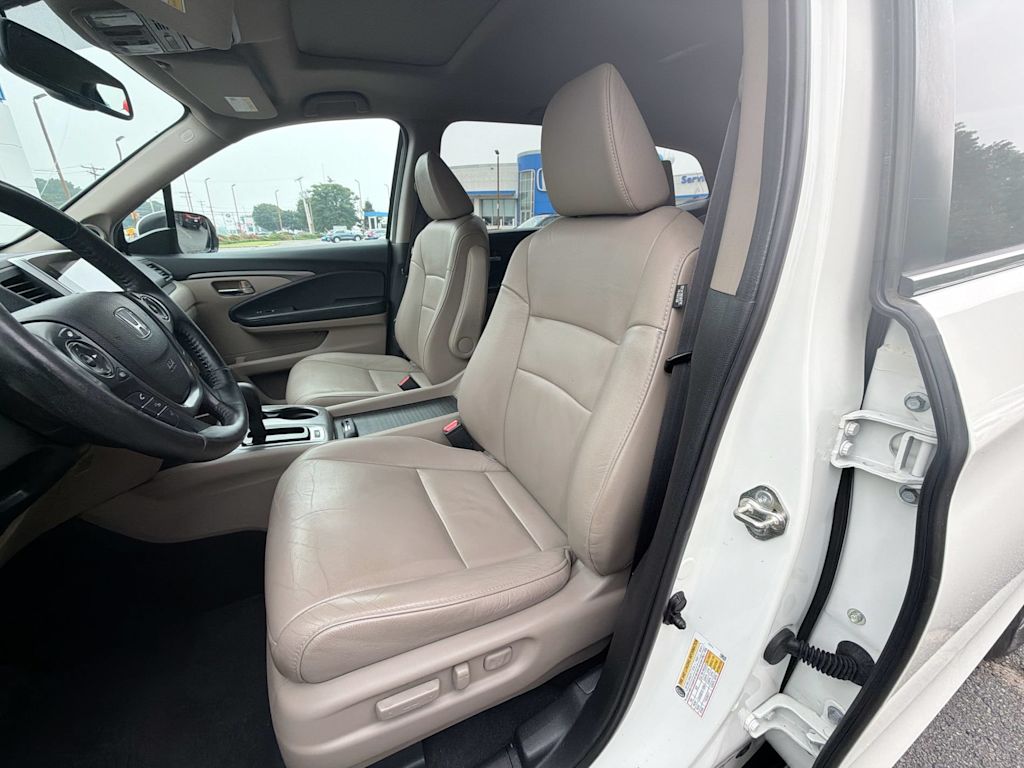 Thumbnail: 2018 Honda Pilot - 28