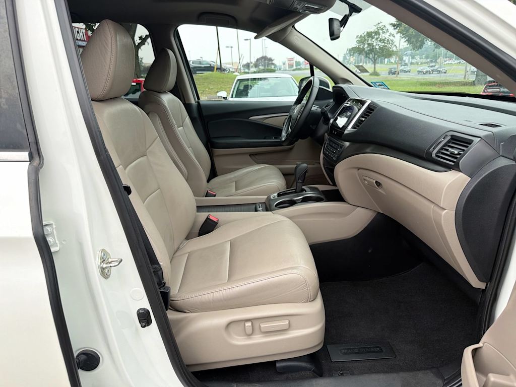 Thumbnail: 2018 Honda Pilot - 26