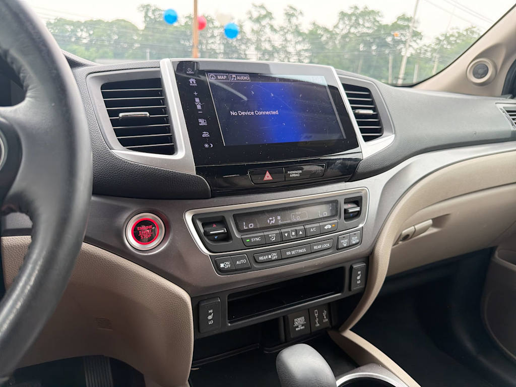 Thumbnail: 2018 Honda Pilot - 15