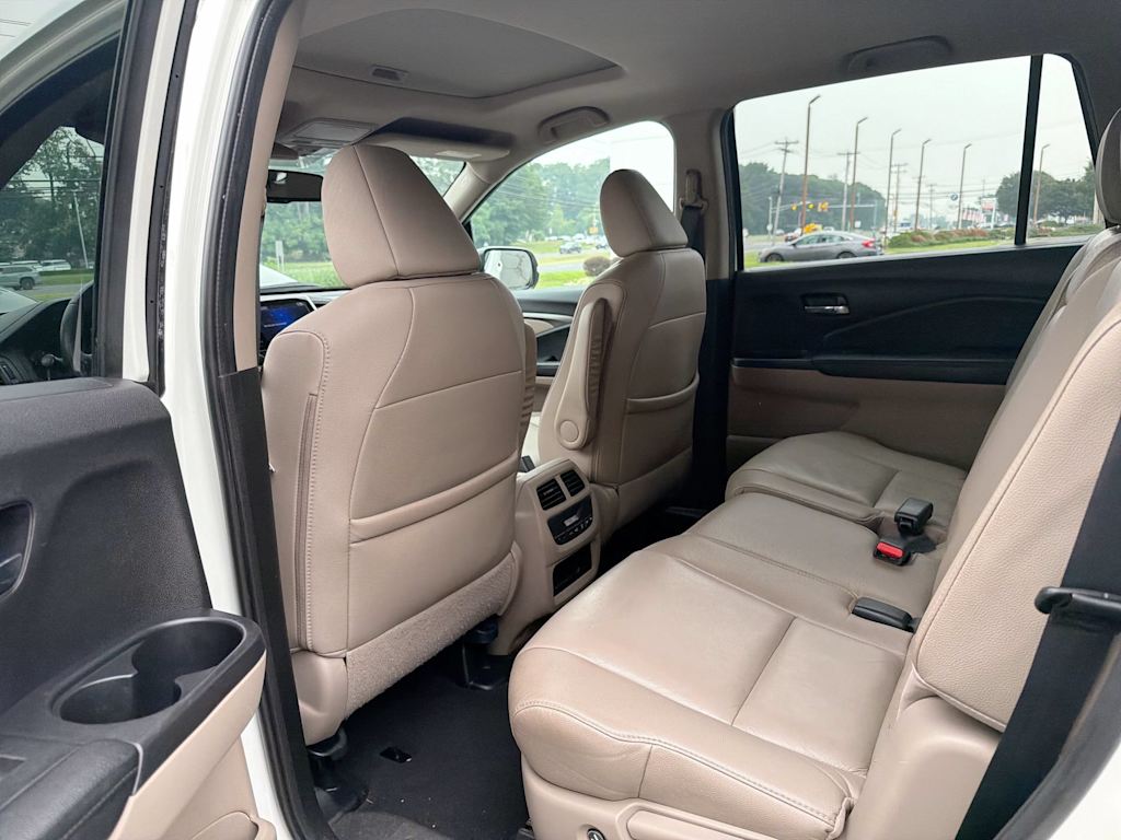 Thumbnail: 2018 Honda Pilot - 12
