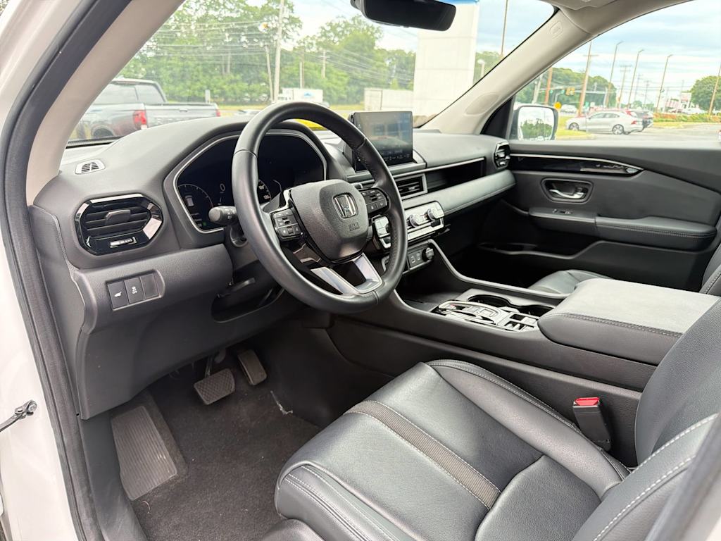 Thumbnail: 2023 Honda Pilot - 2