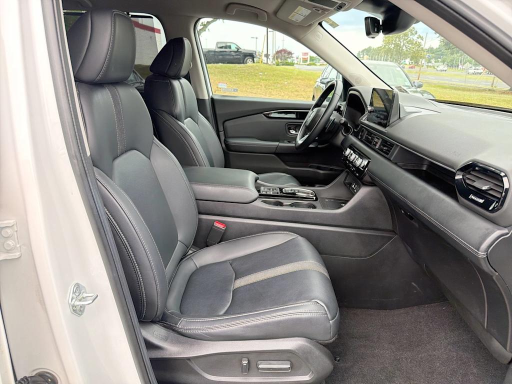 Thumbnail: 2023 Honda Pilot - 10