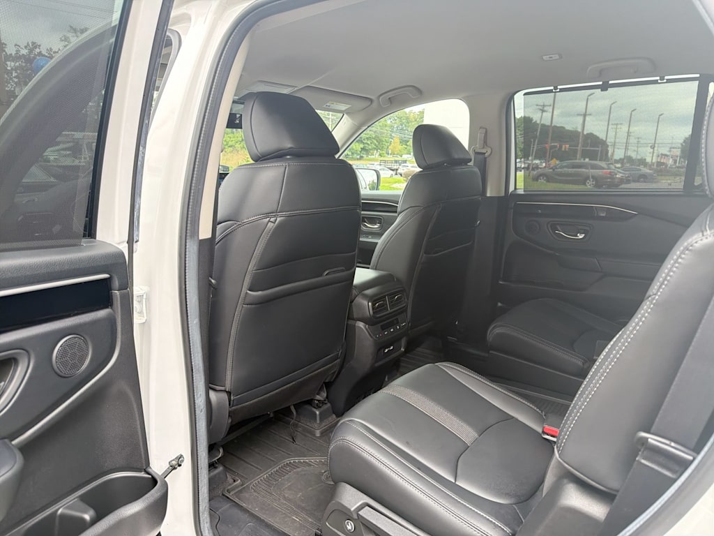 Thumbnail: 2023 Honda Pilot - 10