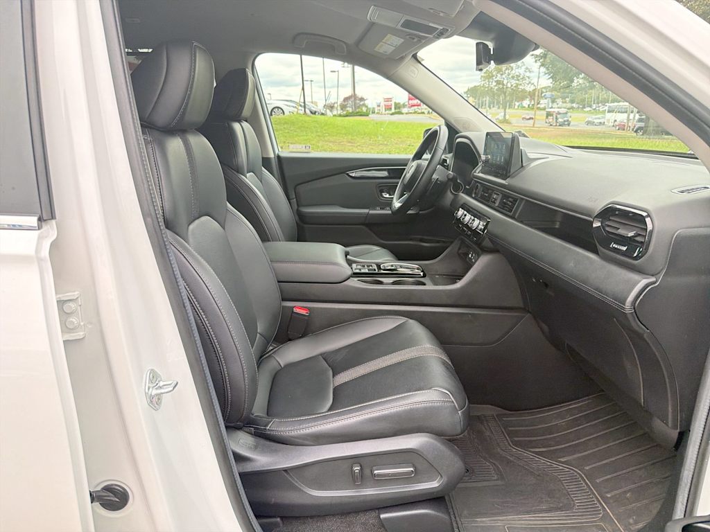 Thumbnail: 2023 Honda Pilot - 25