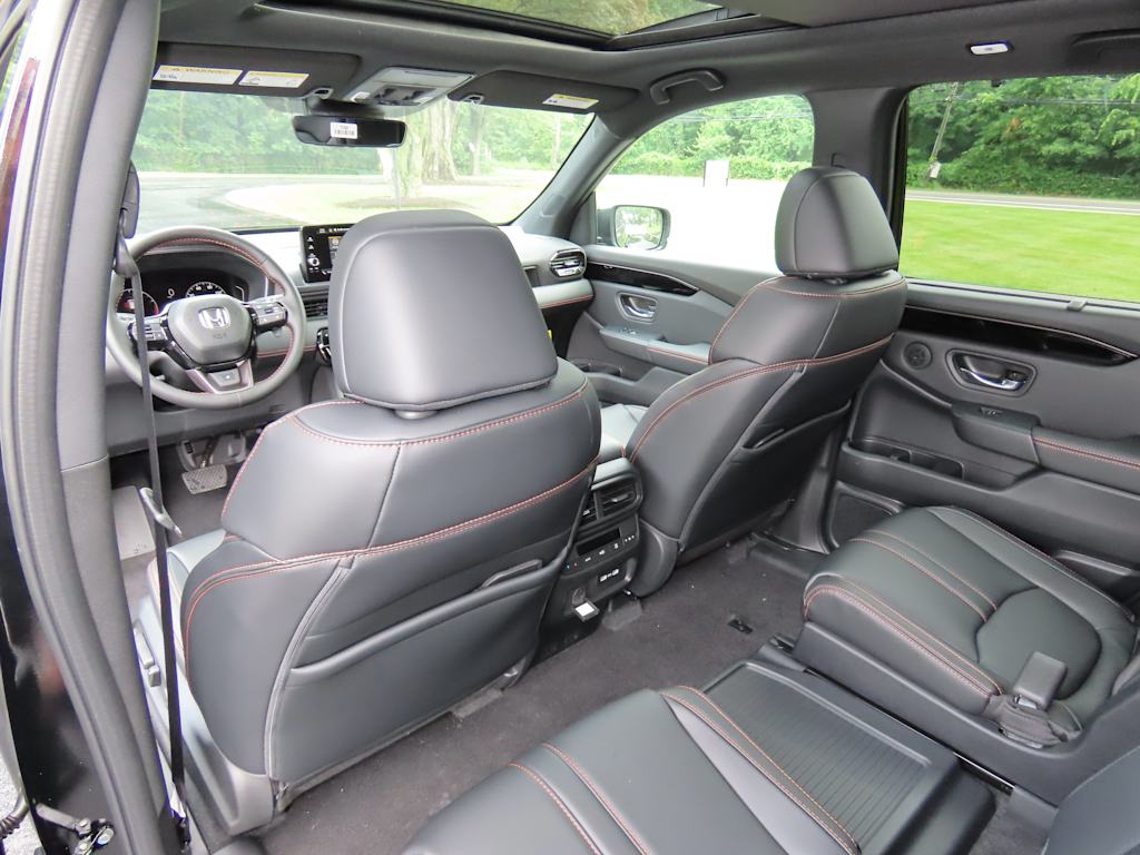 Thumbnail: 2025 Honda Pilot - 19