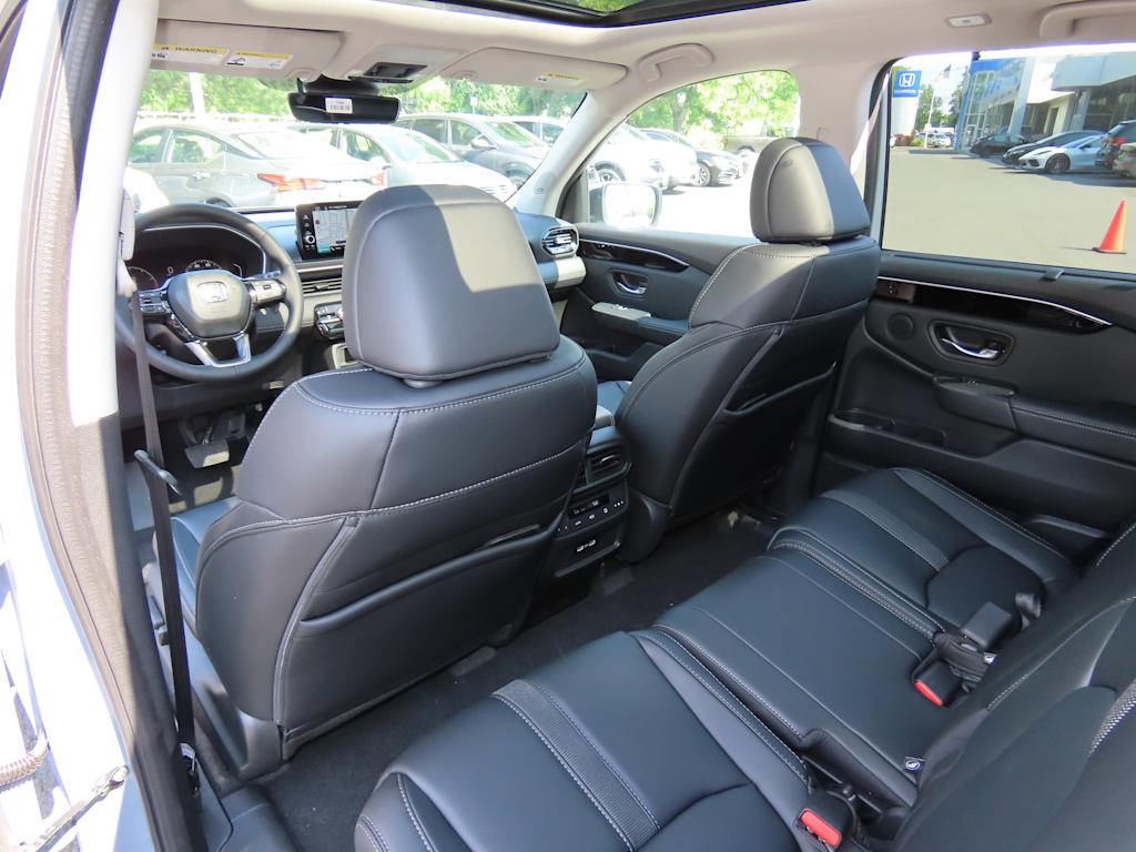 Thumbnail: 2025 Honda Pilot - 20