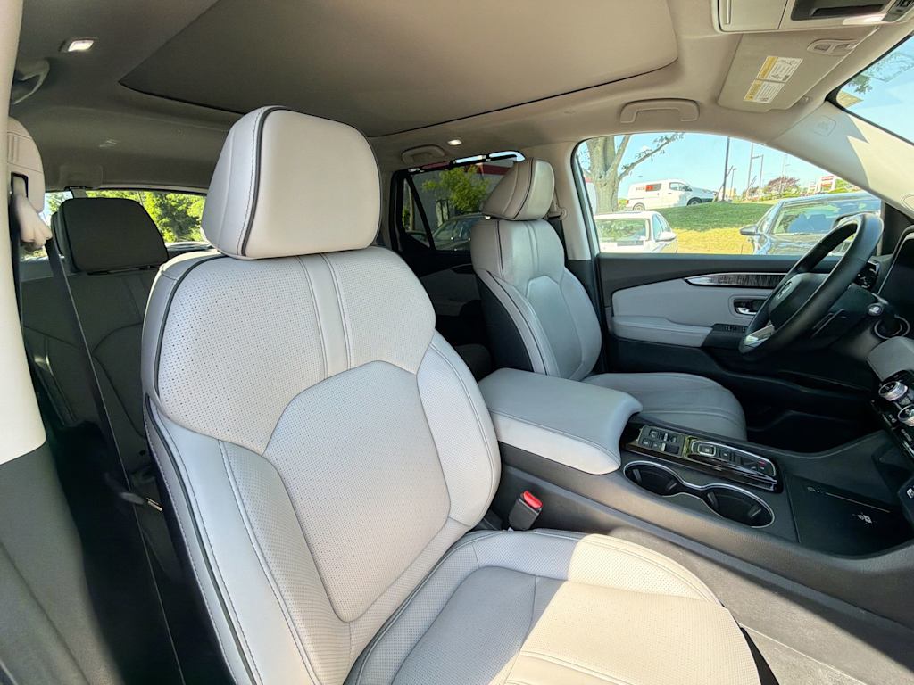 Thumbnail: 2023 Honda Pilot - 26