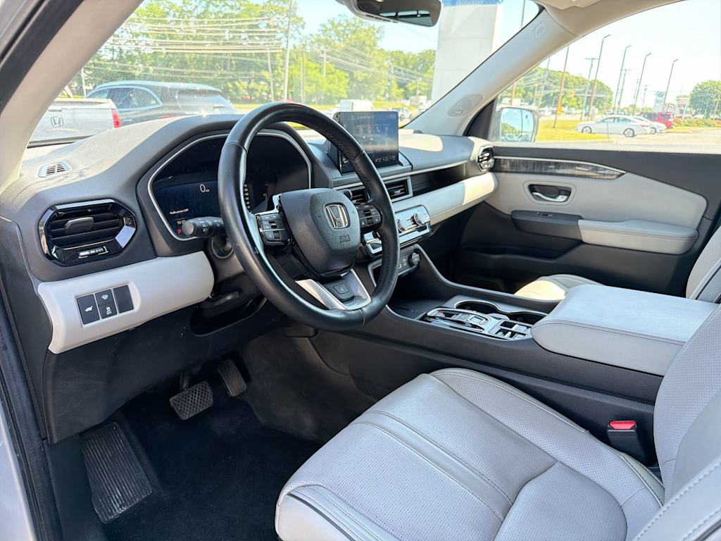 Thumbnail: 2023 Honda Pilot - 2