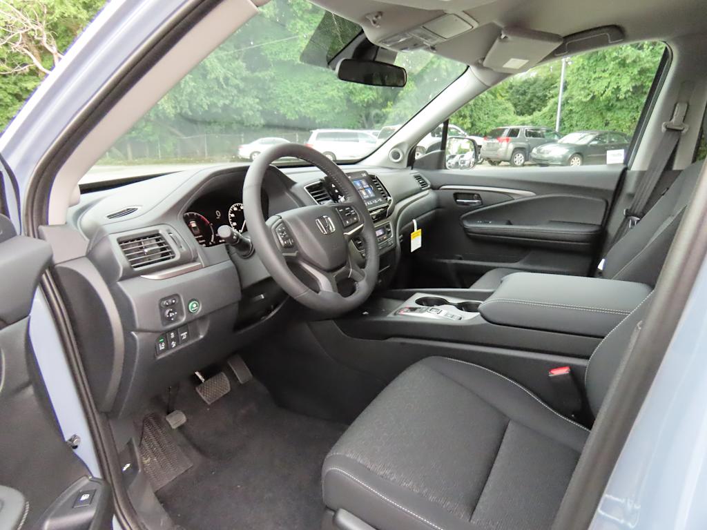 2025 Honda Ridgeline Sport 2