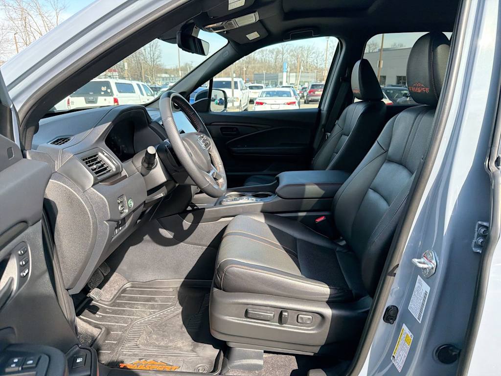 Thumbnail: 2025 Honda Ridgeline - 10