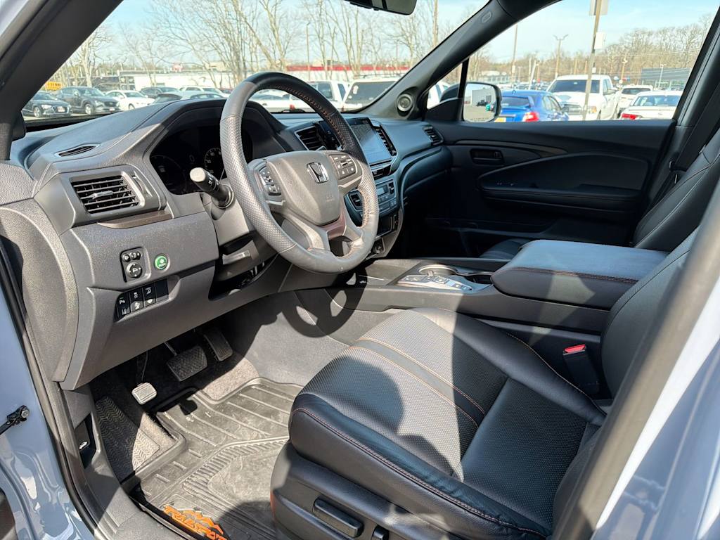 Thumbnail: 2025 Honda Ridgeline - 2