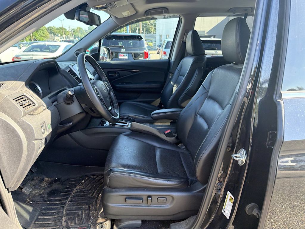 Thumbnail: 2017 Honda Ridgeline - 9