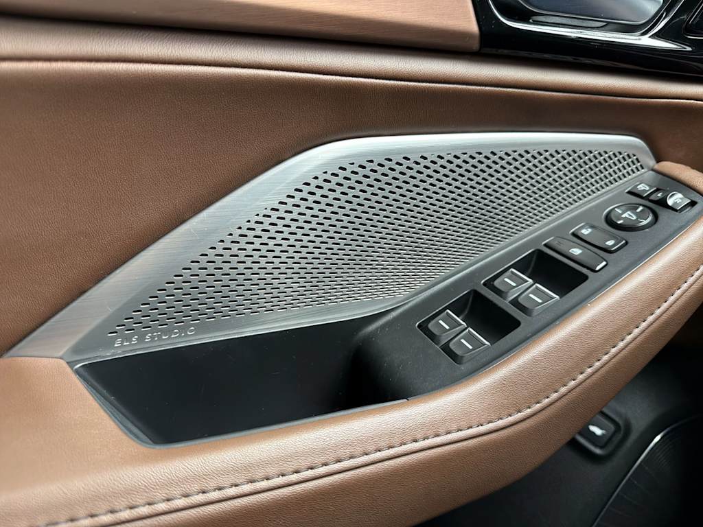 Thumbnail: 2023 Acura MDX - 33