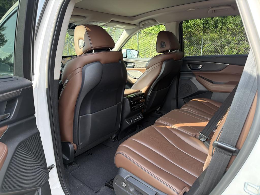 Thumbnail: 2023 Acura MDX - 10