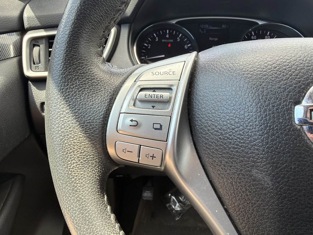 Thumbnail: 2016 Nissan Rogue - 22