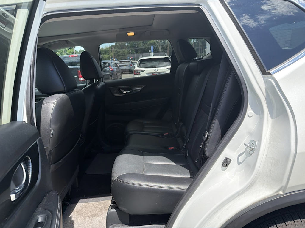 Thumbnail: 2016 Nissan Rogue - 18