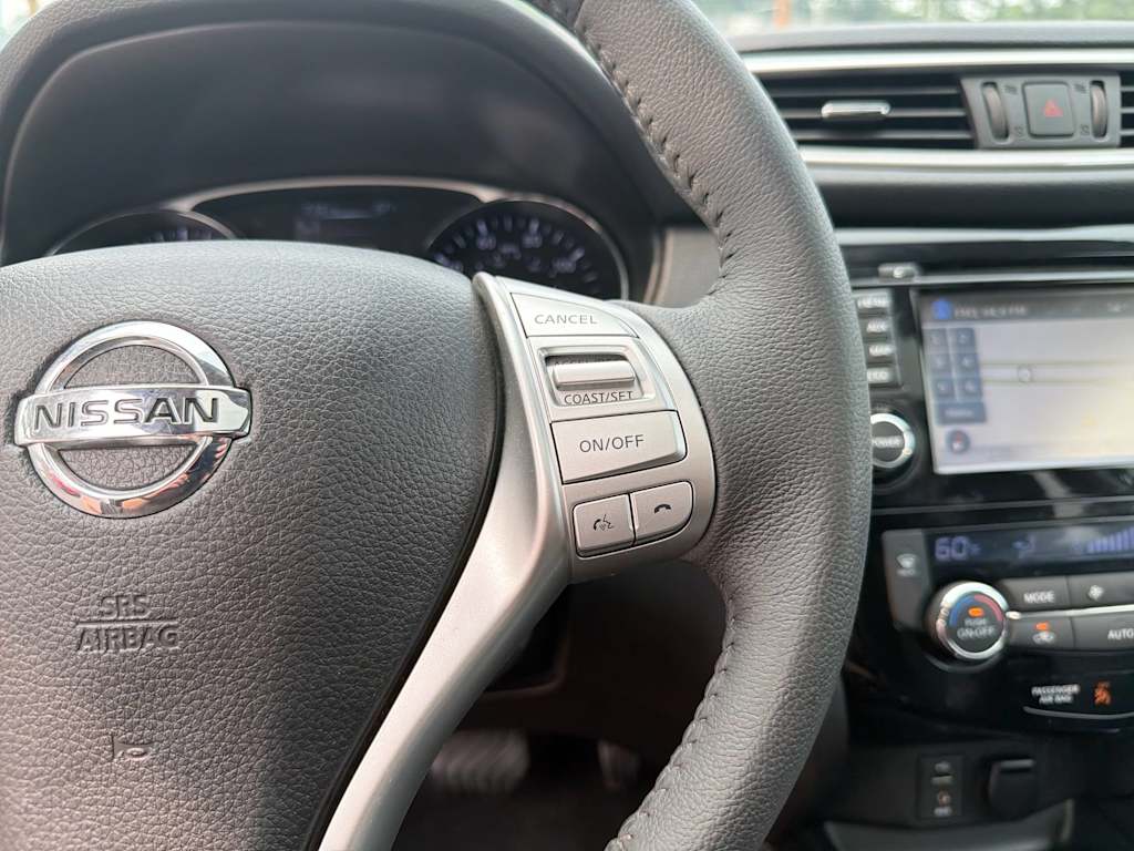 Thumbnail: 2016 Nissan Rogue - 31