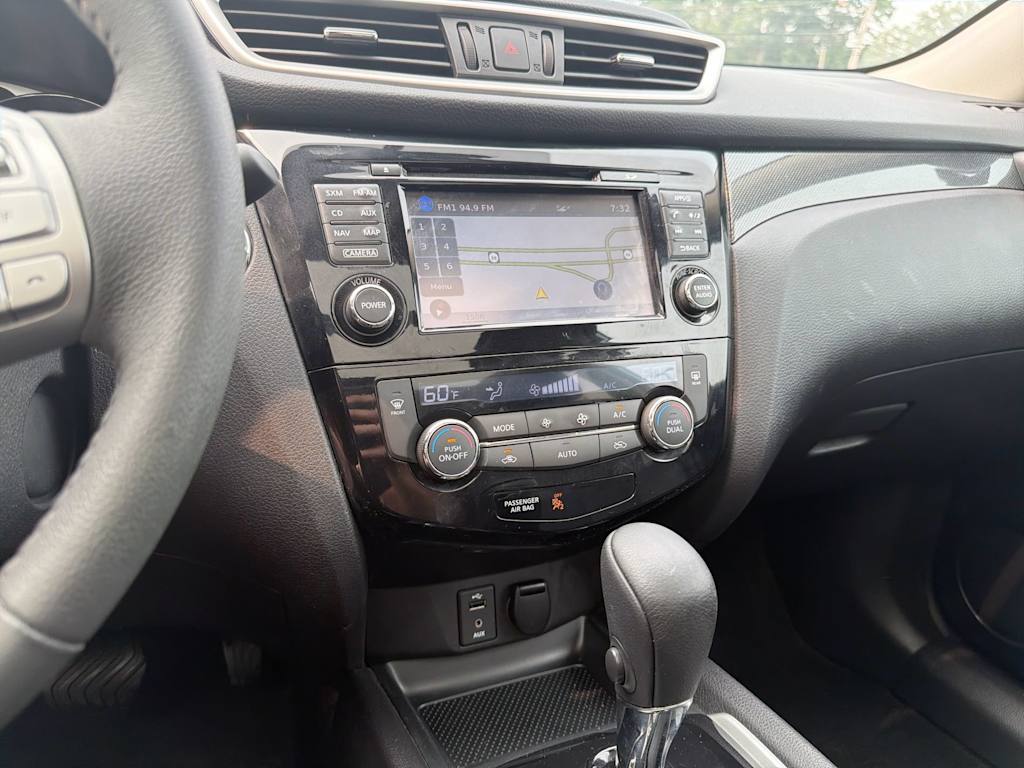 Thumbnail: 2016 Nissan Rogue - 14