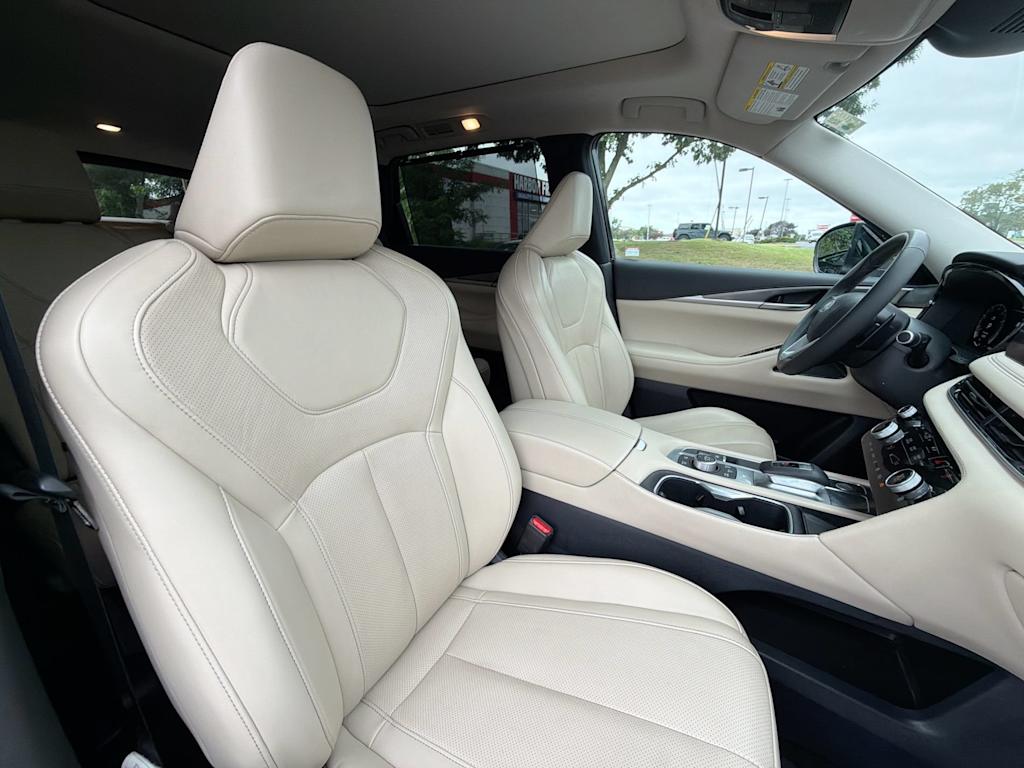 Thumbnail: 2023 INFINITI QX60 - 26