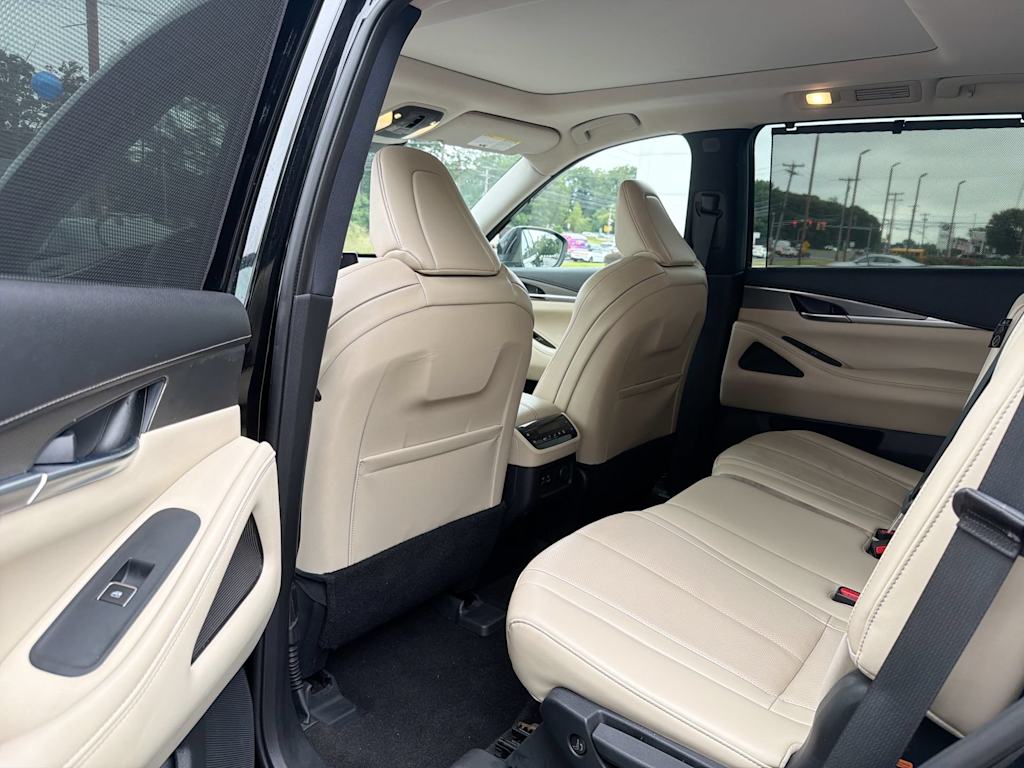 Thumbnail: 2023 INFINITI QX60 - 11