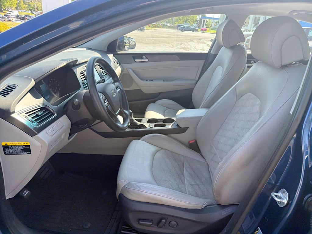 Thumbnail: 2017 Hyundai Sonata - 10