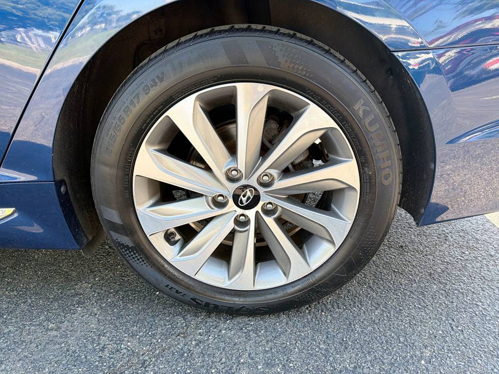 Thumbnail: 2017 Hyundai Sonata - 8