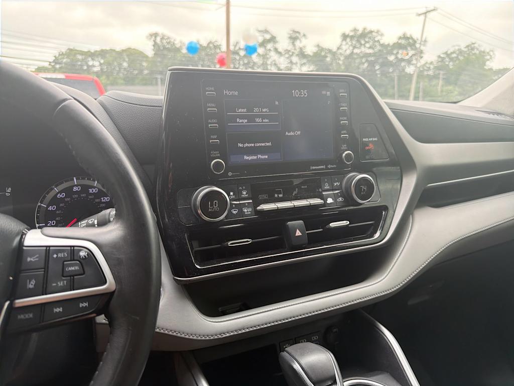 Thumbnail: 2022 Toyota Highlander - 15