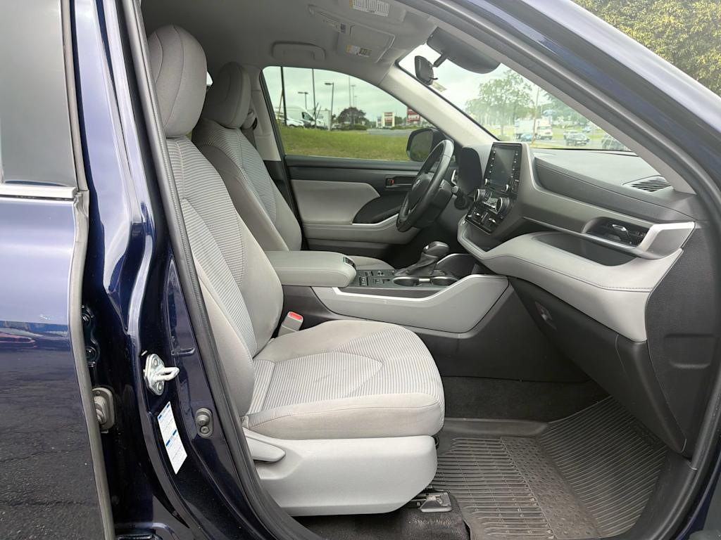 Thumbnail: 2022 Toyota Highlander - 26