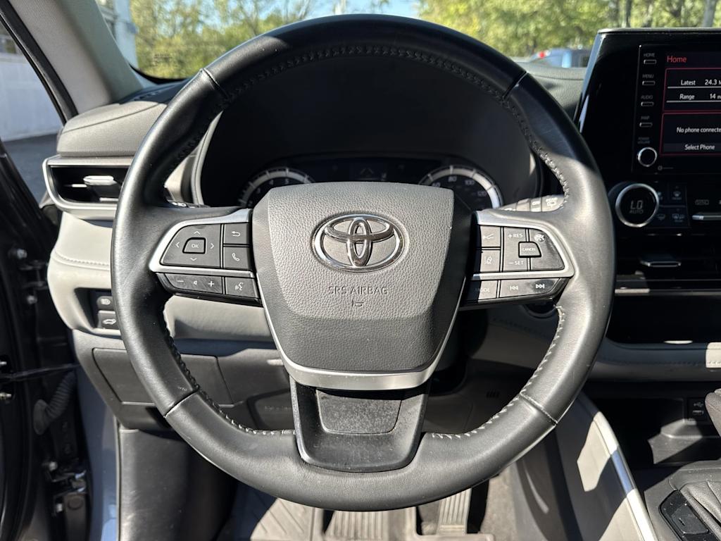 2022 Toyota Highlander LE 14