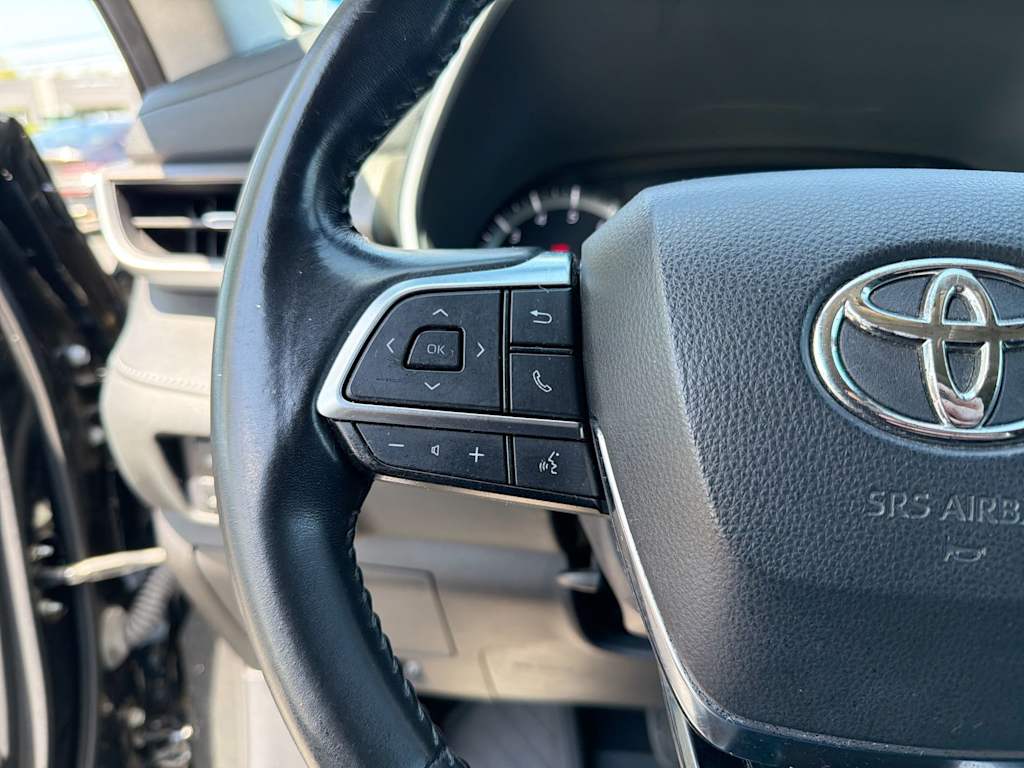 Thumbnail: 2021 Toyota Highlander - 31