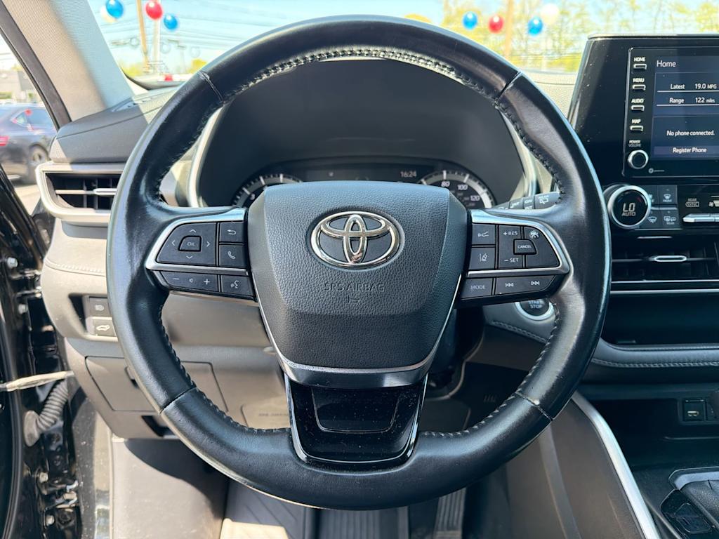Thumbnail: 2021 Toyota Highlander - 14