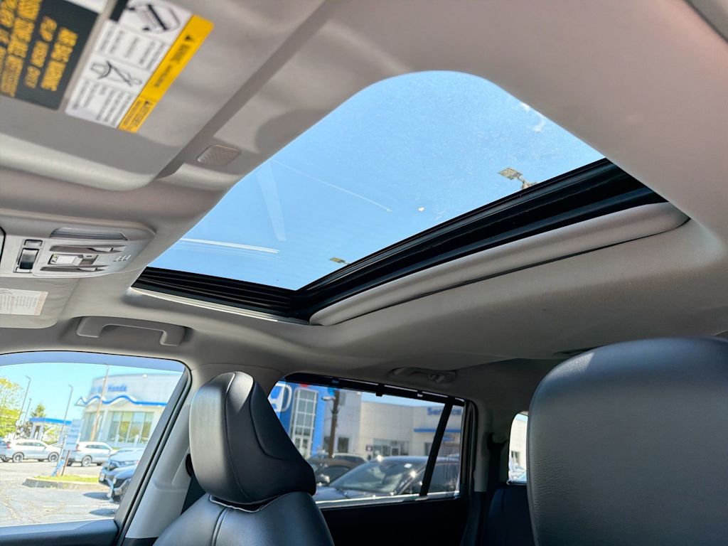 Thumbnail: 2021 Toyota Highlander - 30