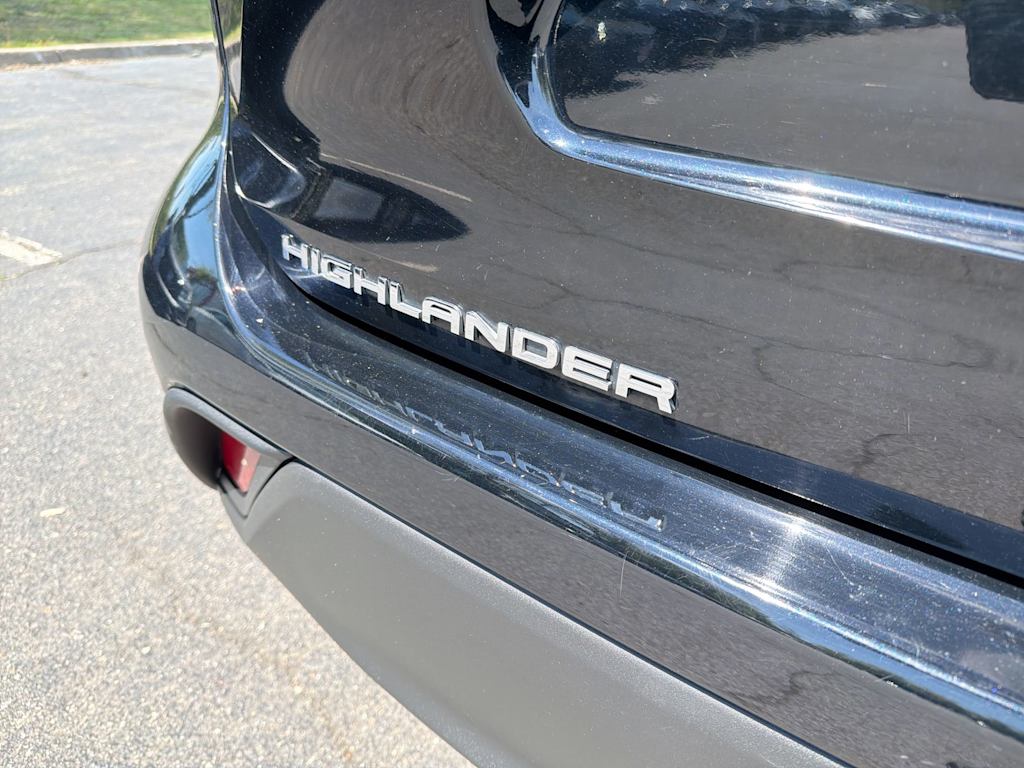 Thumbnail: 2021 Toyota Highlander - 7