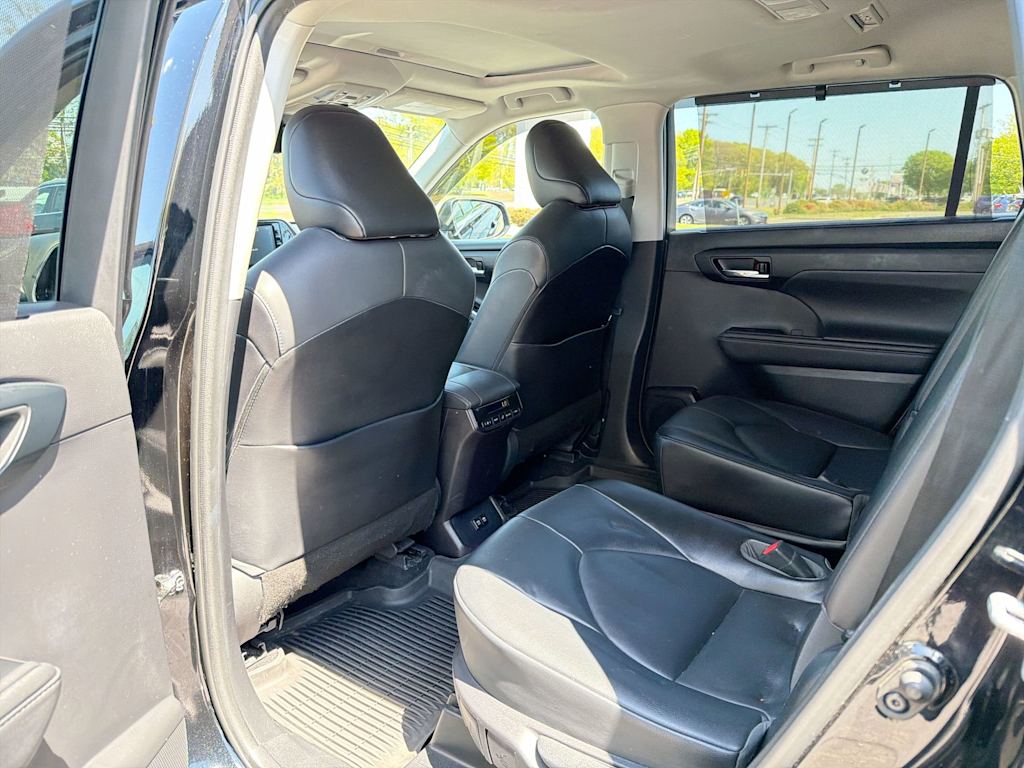 Thumbnail: 2021 Toyota Highlander - 12