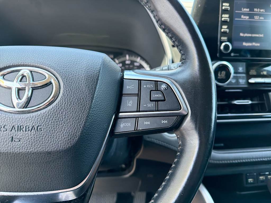Thumbnail: 2021 Toyota Highlander - 32