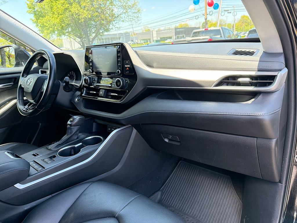 Thumbnail: 2021 Toyota Highlander - 9