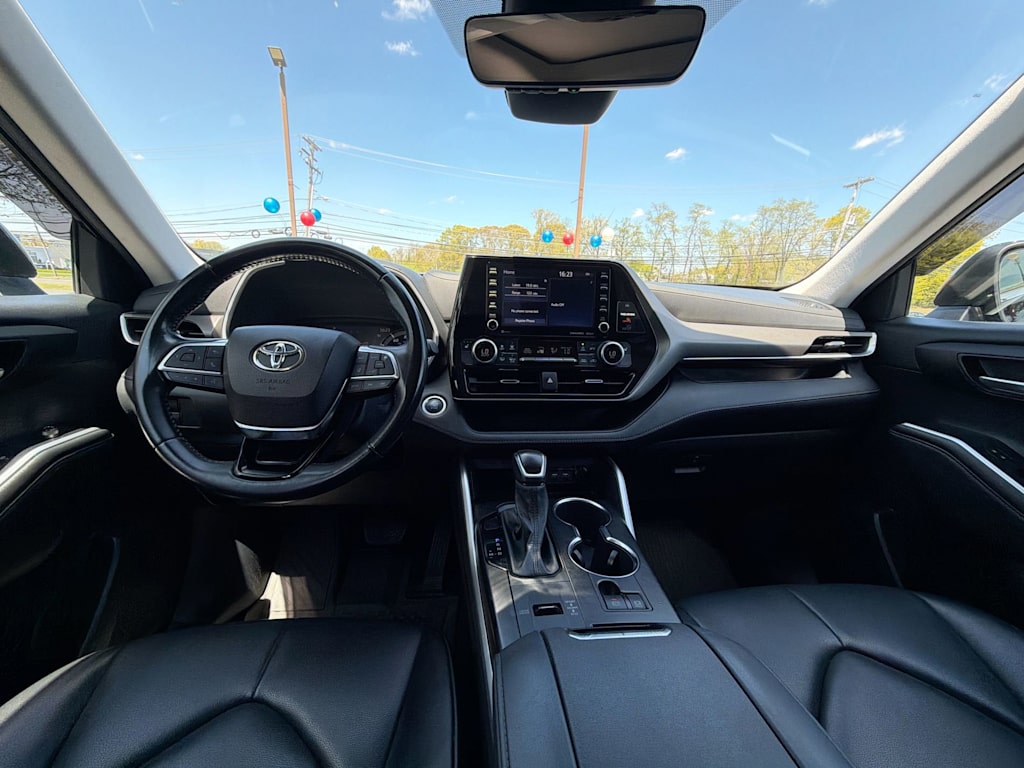 Thumbnail: 2021 Toyota Highlander - 13